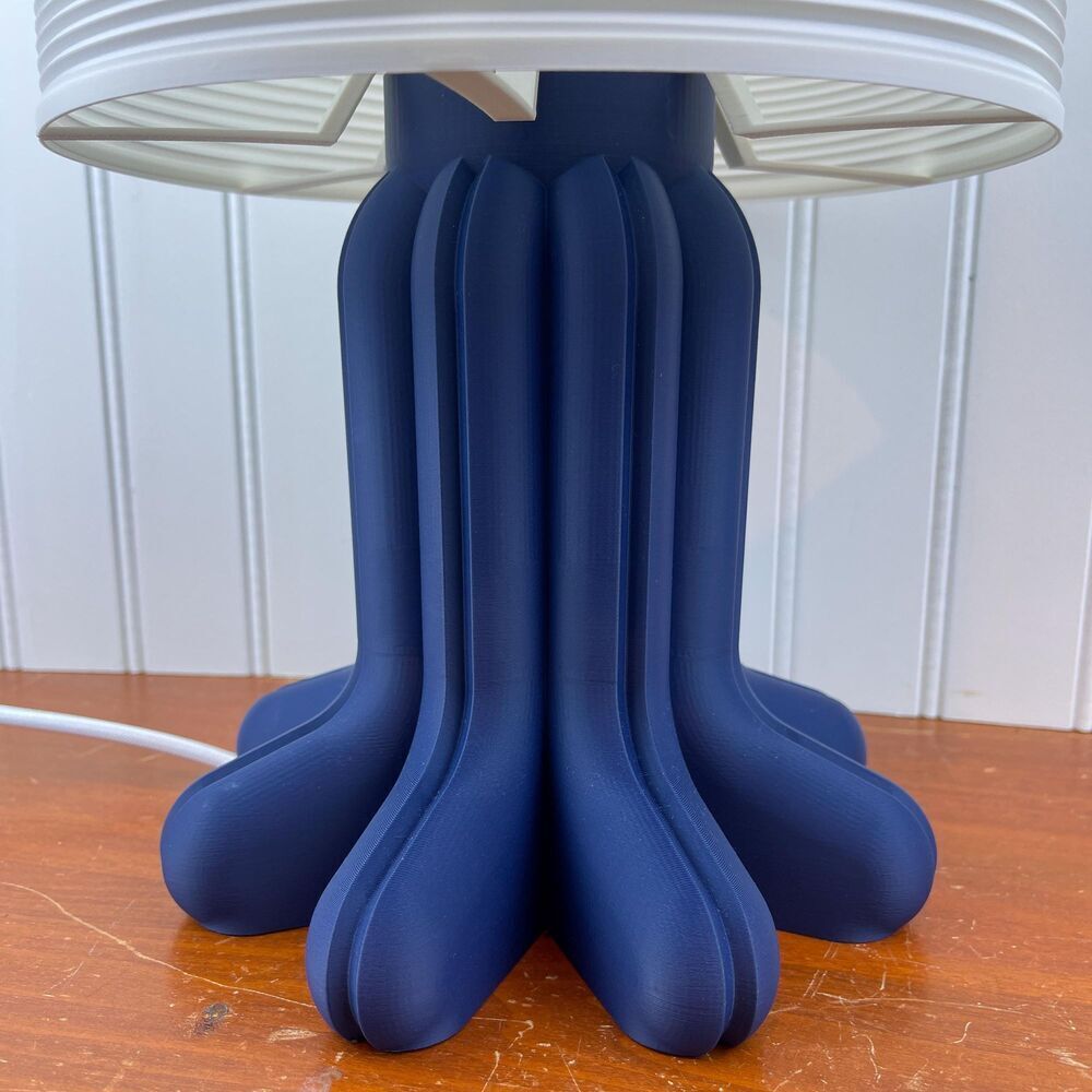 The Soru Desk Lamp and Shade, Bedside Lamp, Modern Home and Office - Picture 2 of 11